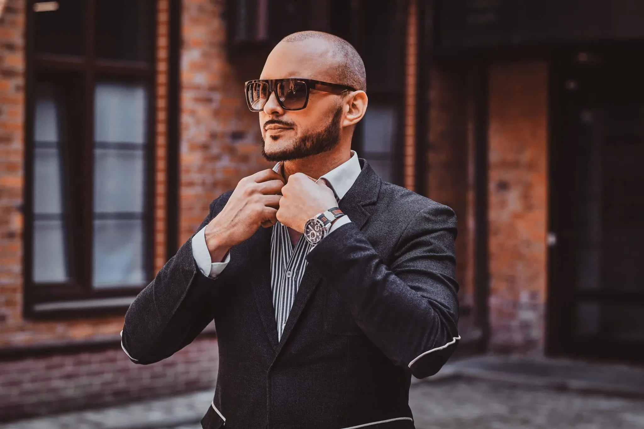 img/582_awesome-beard-styles-for-a-bald-head-in-2024.webp