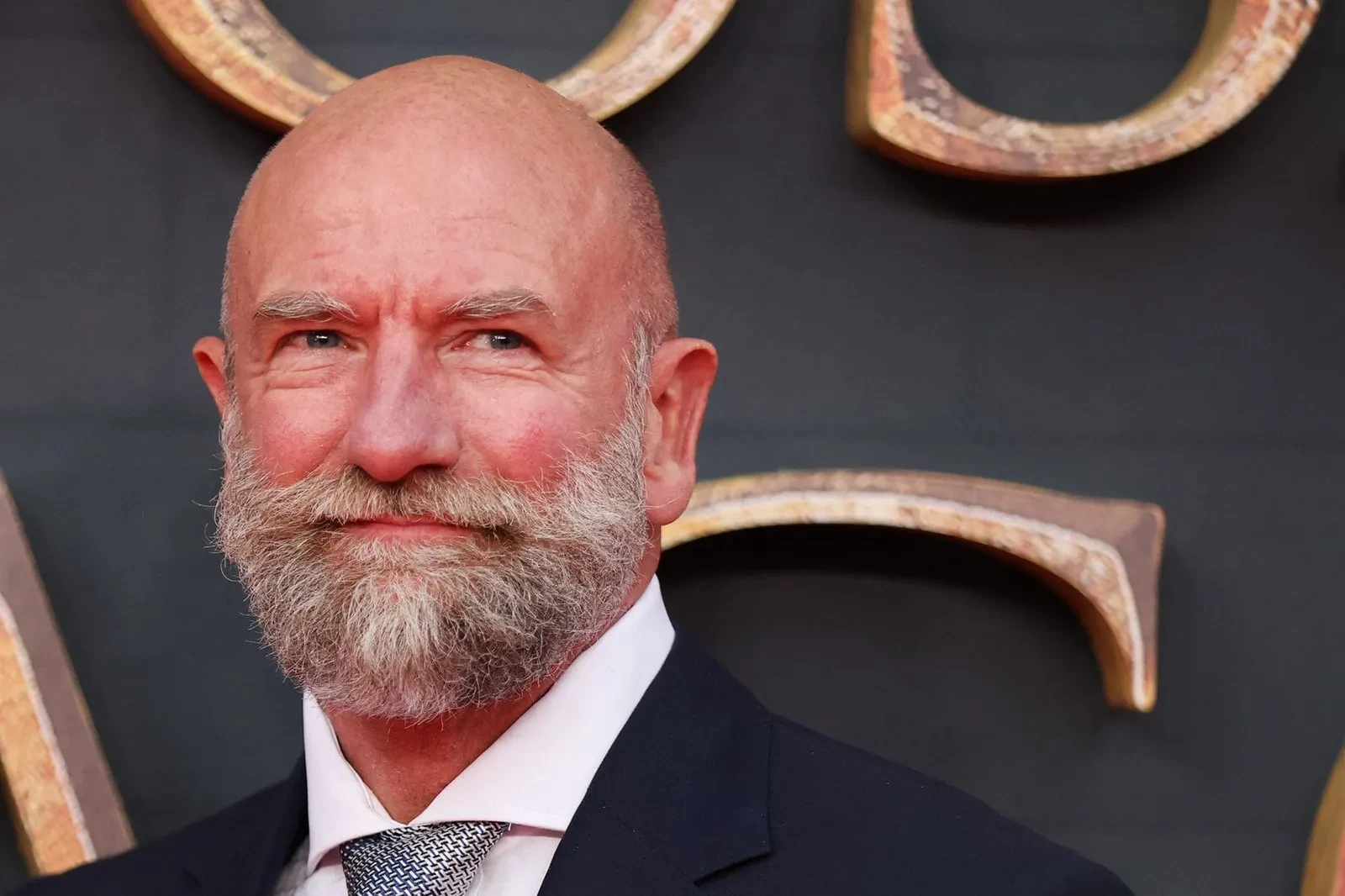 img/624_the-best-beard-styles-for-bald-guys-in-2024.webp
