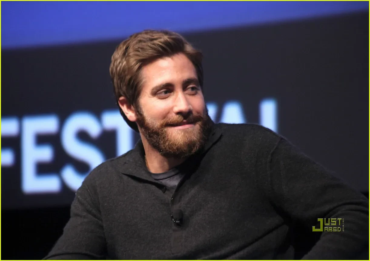 img/658_jake-gyllenhaals-beard-game-a-deep-dive.webp