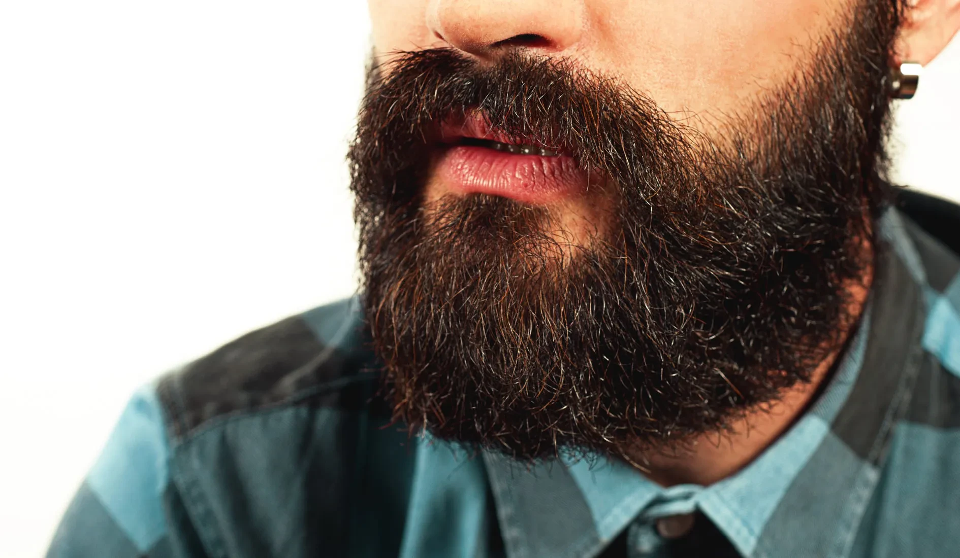 img/675_rocking-the-near-patchy-beard-look.webp