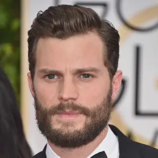 img/597_finding-the-perfect-beard-style-for-your-long-face.webp